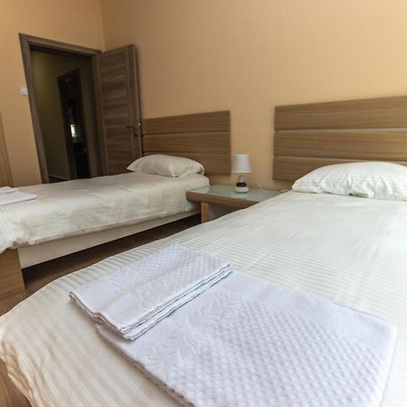 Apartmani Bulevar Цетине Экстерьер фото