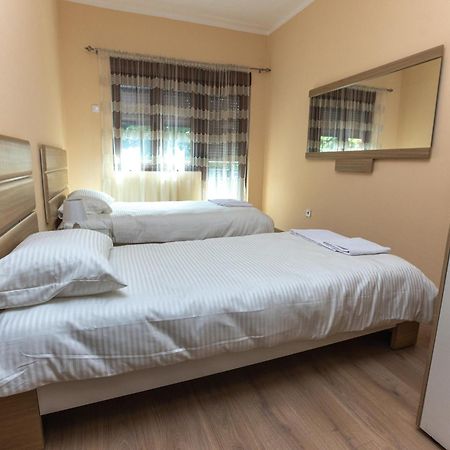 Apartmani Bulevar Цетине Экстерьер фото