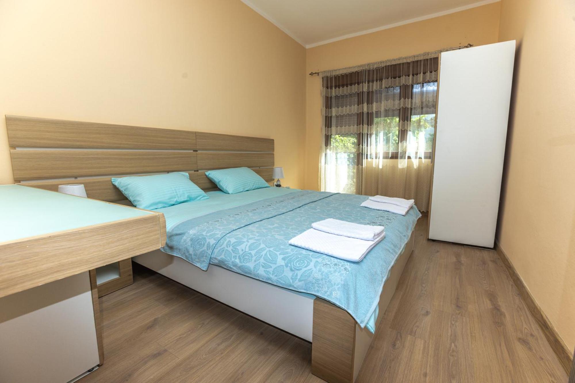 Apartmani Bulevar Цетине Экстерьер фото